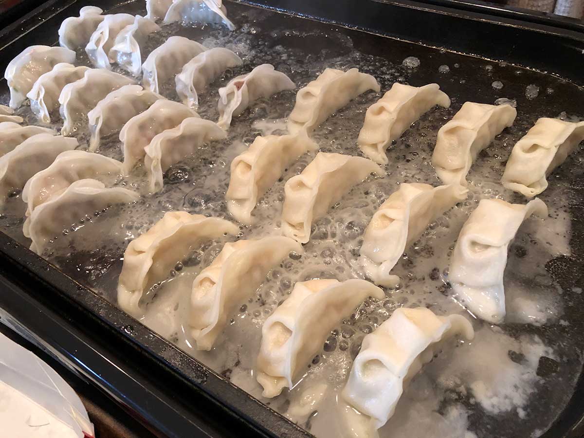 【小麦不使用】餃子屋龍さんのグルテンフリー"米粉の皮のもち豚餃子"と味の素さんの"米粉でつくったギョーザ"を食べ比べ。