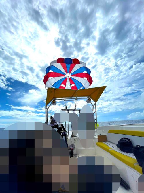 マリーナエイトでのパラセーリング準備風景