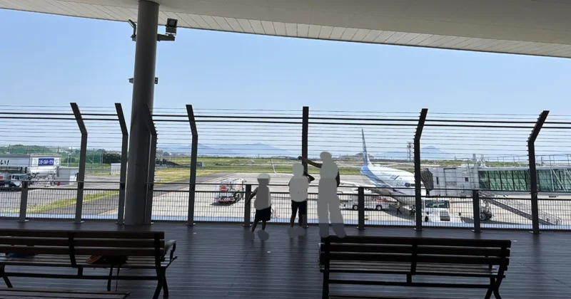 到着するまで行き先は秘密！？わが家恒例のドッキリから始まった石垣島6泊7日の旅　岩国錦帯橋空港での様子